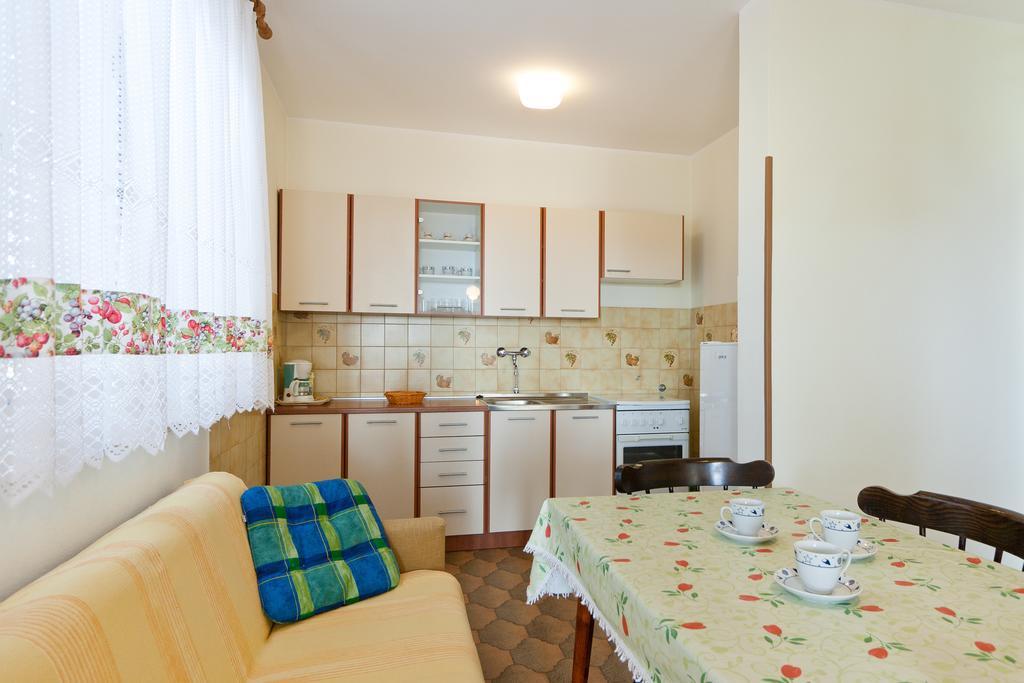 Apartment Ines Porec Exterior photo